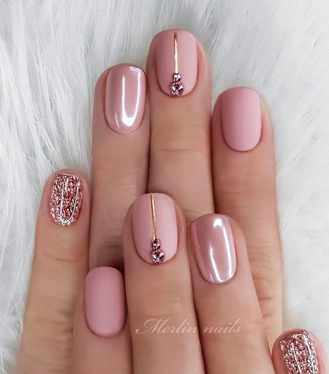 31 Minimalist Bling Nails Ideas