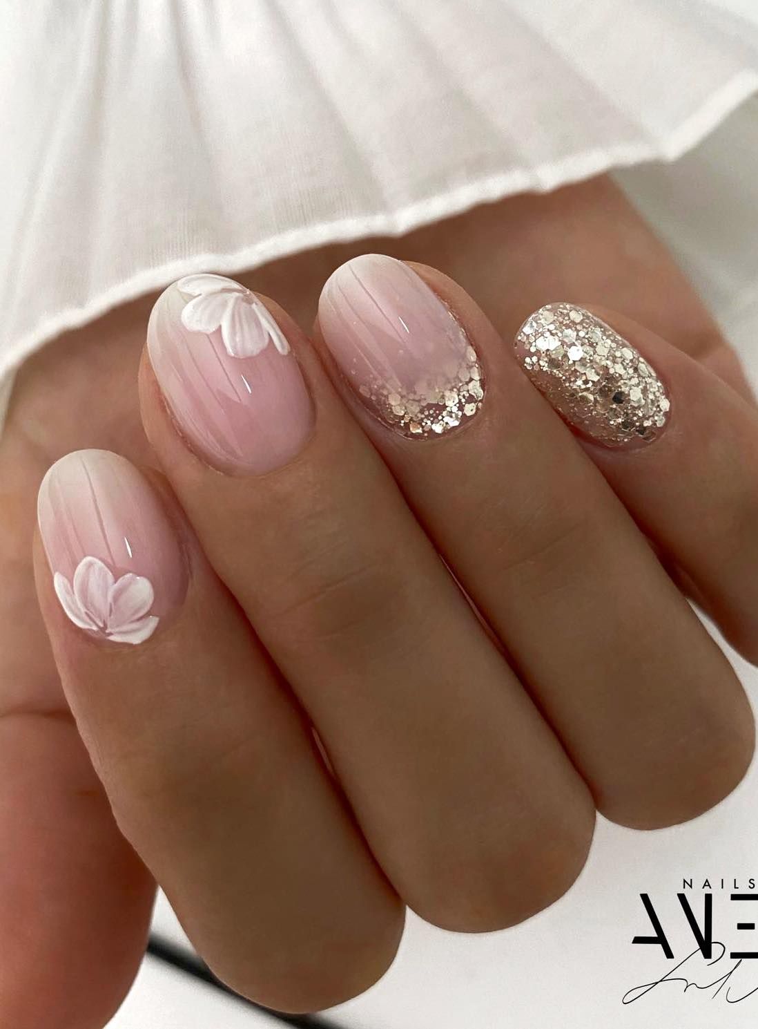 35 Elegant Wedding Nails Ideas